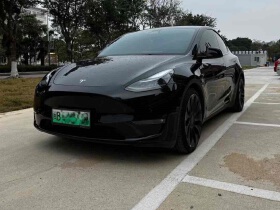 特斯拉  MOdel  Y 2022款   2021年12月上牌   5.4万公里  后轮驱动版   报价21.80万   指导价34.49万