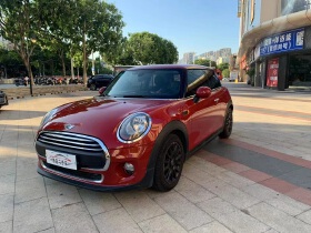 宝马MINI 上牌日期2017年1月 公里数5.1万16款1.2T ONE 先锋派 车辆报价8.2万