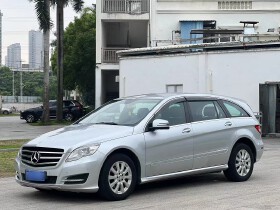 2014年11月奔驰·R320  4MATIC    7座 3.0T   全时四驱，座椅加热，感应雨刷，原车* 内外自动防眩目后视镜，后排遮阳帘，大灯清洗…原版车况  报价9.88万